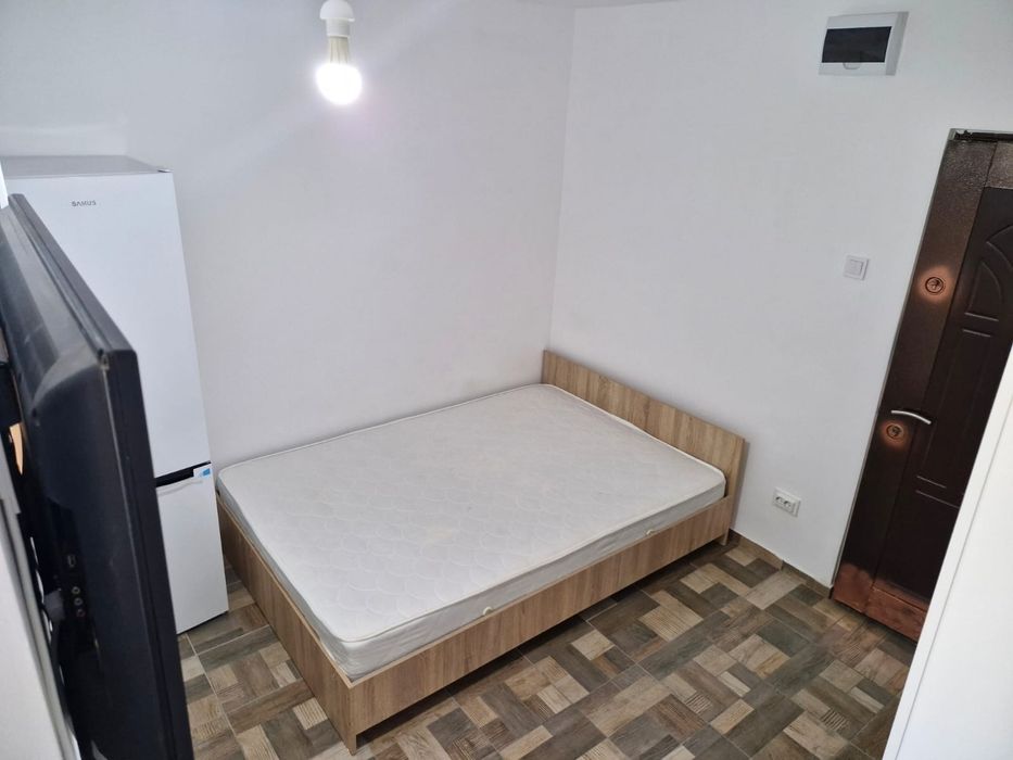 Garsoniera de închiriat