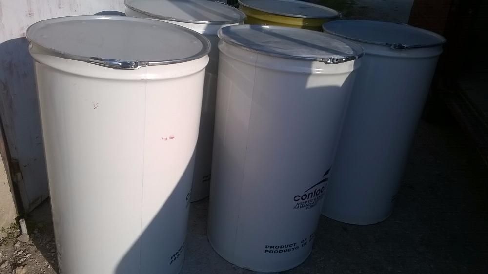 Продавам варели с капак