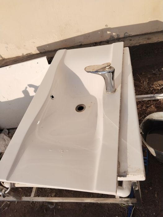 Рука мойка белая