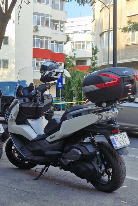 Vand Bmw C400GT, 2019, echipata cu Akrapovic, top case Givi V70