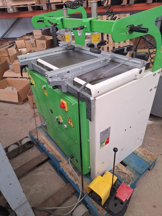 многошпинделна пробивна машина 21 шпиндела