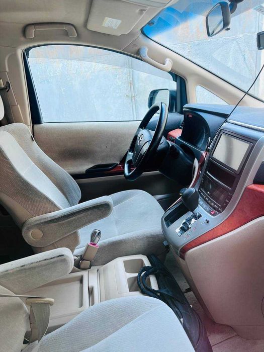 Toyota Alphard 2012