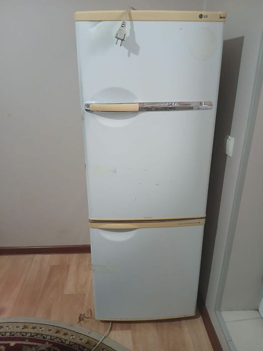 Продам холодильник