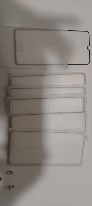 Чихлы бронь стекло ремешки.