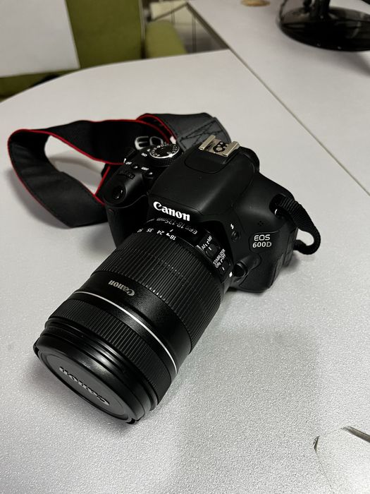 Продам камеру canon 600d