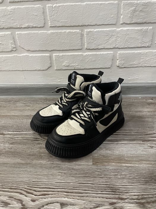 Продам  ботинки