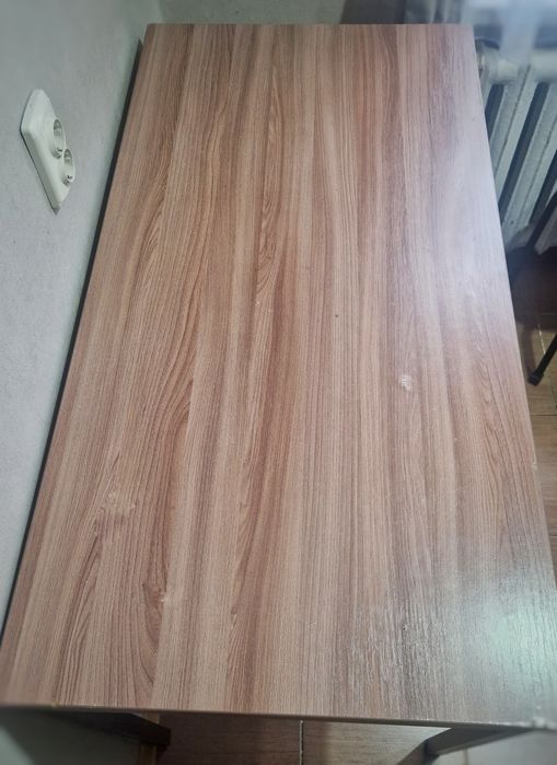 Продам стол кухонный