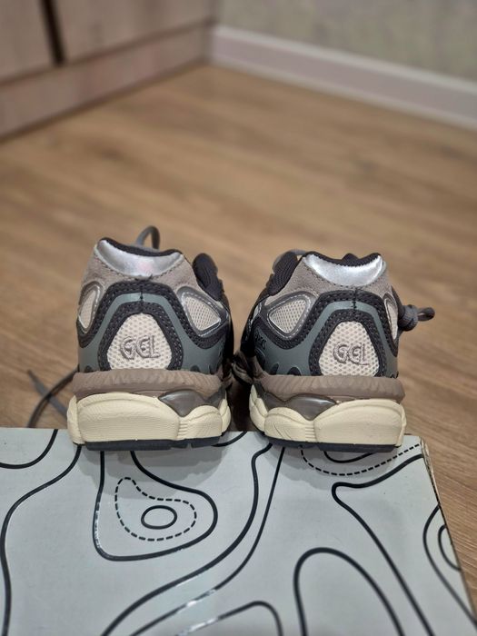 Продам кроссовки Asics gel nyc