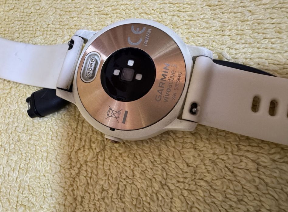 Ceas Garmin Vivoactive 3 HR GPS