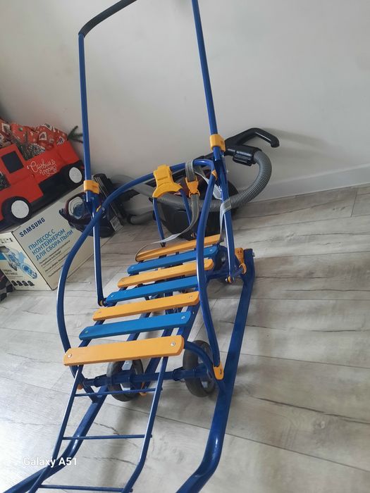 Продам санки детские