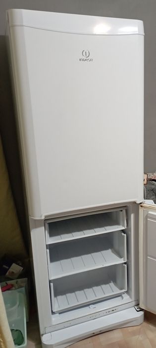 Холодильник ,INDEZIT