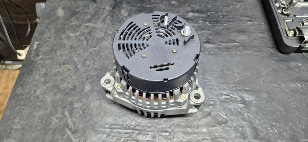 Генератор Bosch 115A Mercedes Benz