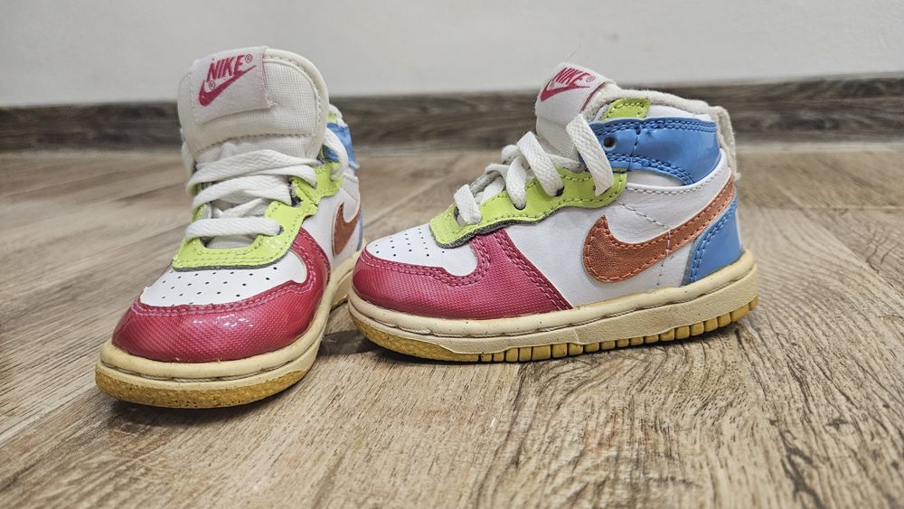 Nike pentru fetite marimea 21