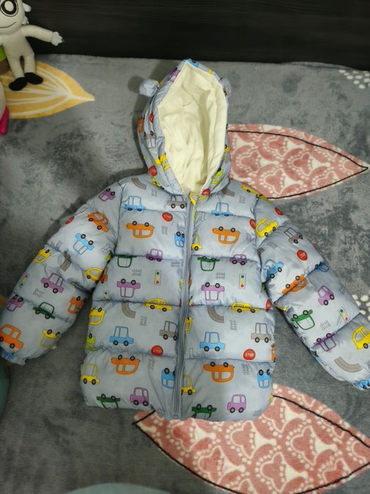 Geacă groasă mașinuțe mărimea 110-116
