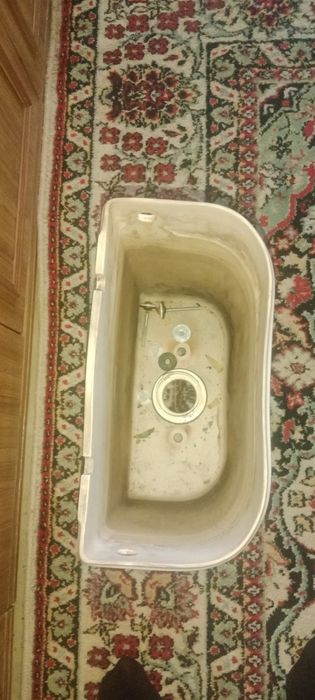 Бачок от унитаза без крышки