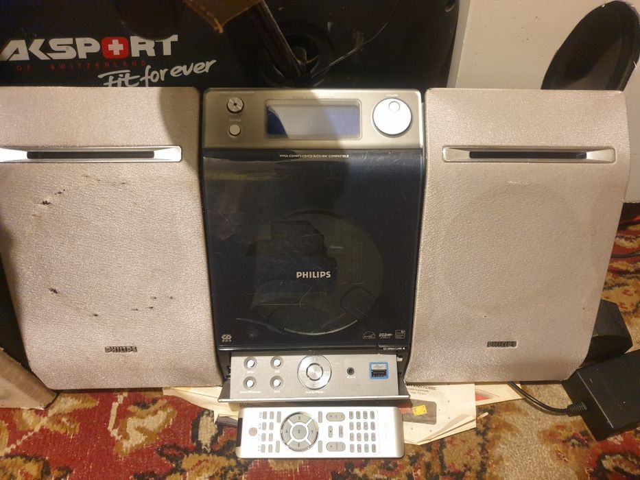 Combină  Philips  cu telecomandă ,.cd.usb,radio