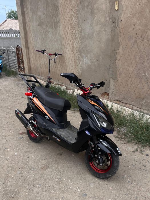 Продам мопед м8 про 180 куб