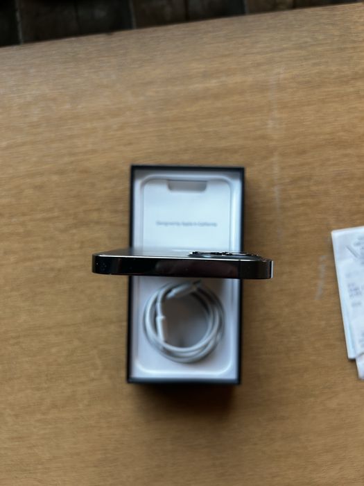 Продавам Iphone 12pro