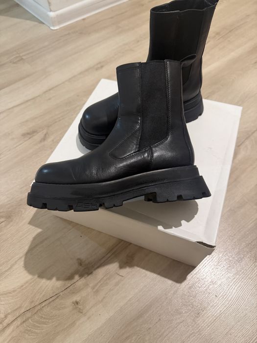 Продавам дамски боти ASH