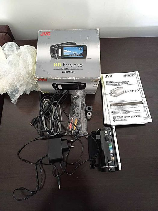 Vand cameră video JVC model GZ-HM845 Full HD 1920×1080