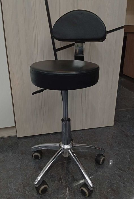 Козметичен регулиращ се стол