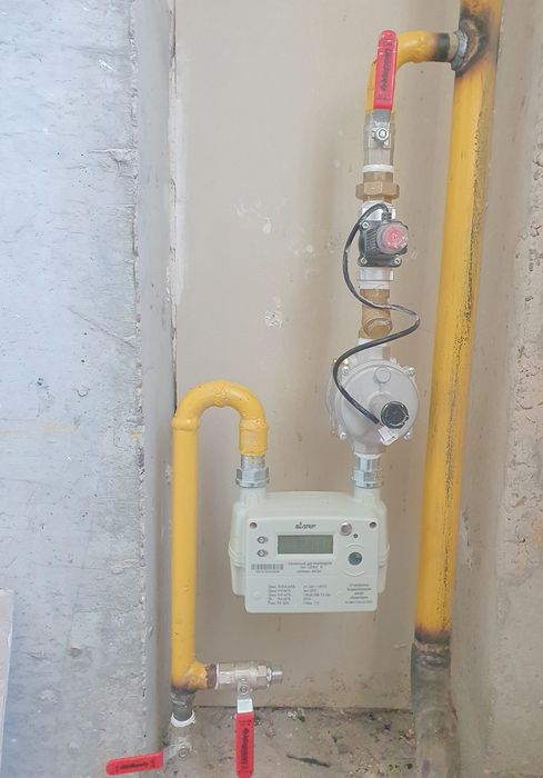 Услуги  сваршик сварщик газ монтаж навес забор Решотка тка по городу