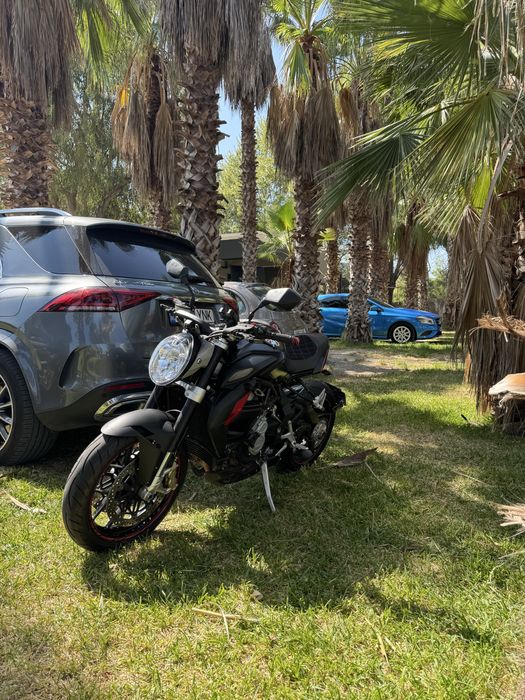 MV Augusta Brutale Dragster 800RR nu Ducati / Aprilia