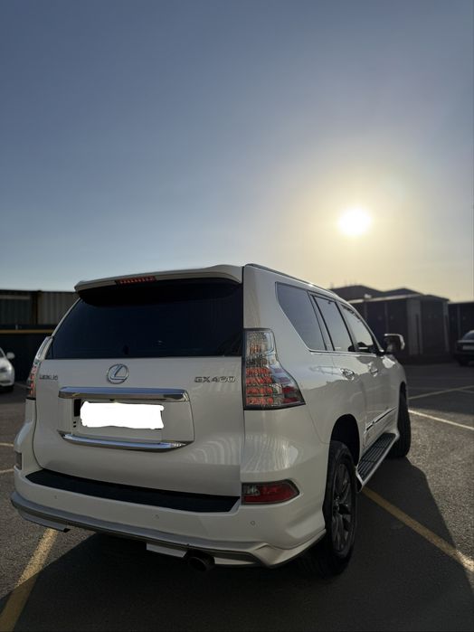 Idealniy holatdagi Lexus sotiladi