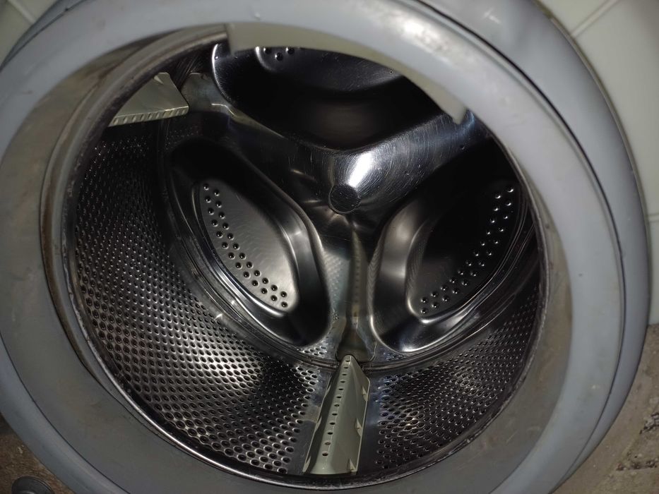 Пералня със сушилня за вграждане Hotpoint Ariston CAWD 129 на части