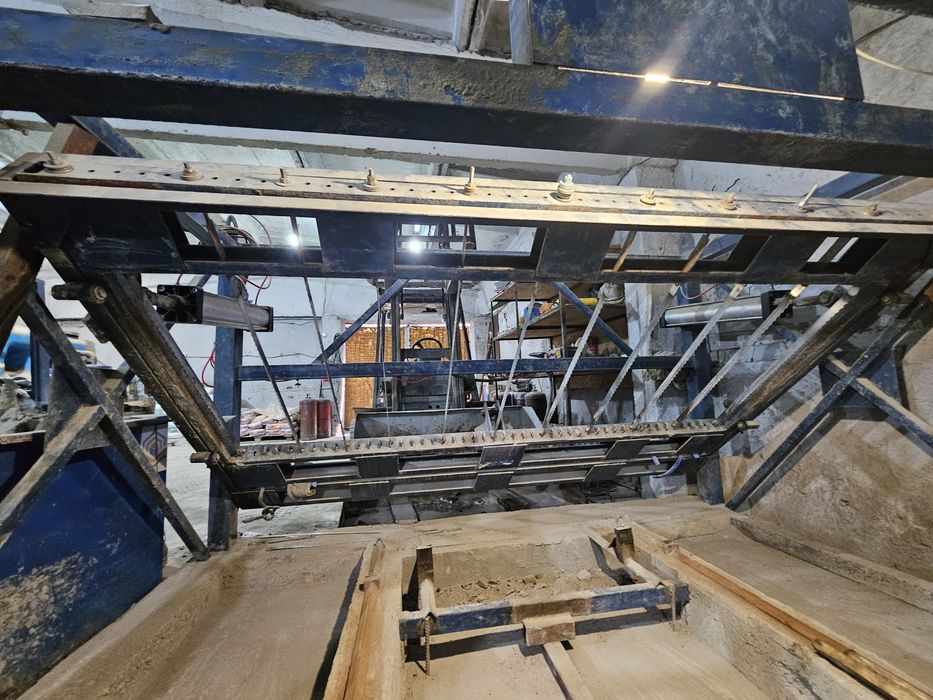 Резательный станок для газоблока