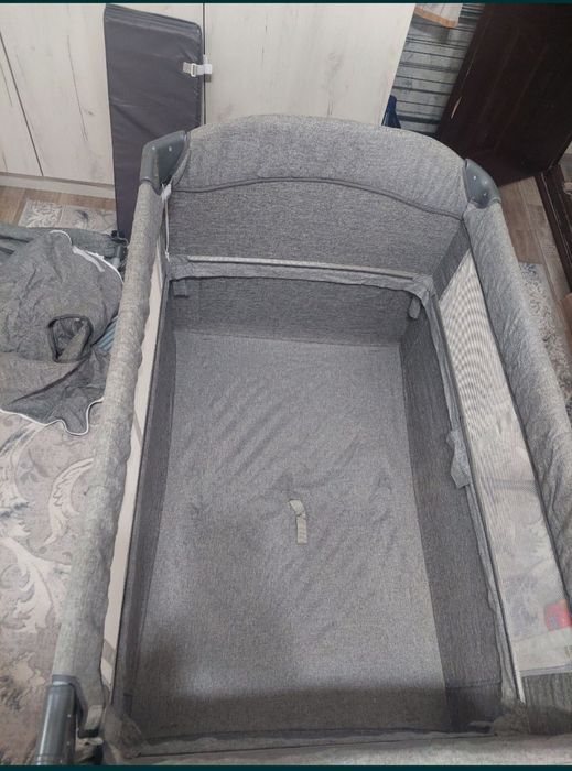 Кровать - манеж продам срочно