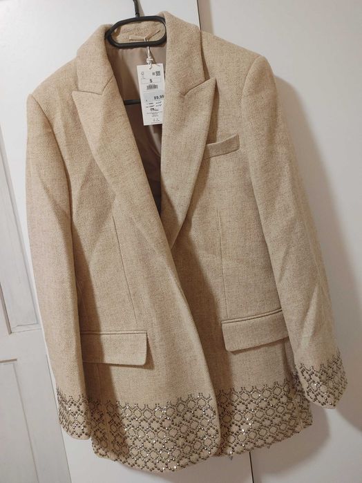 Красиво сако мъниста