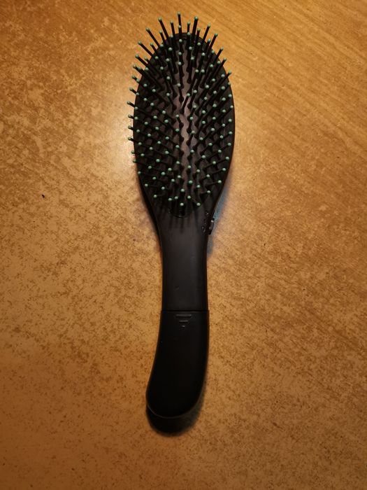 Масажор-четка и Козметичен  прибор