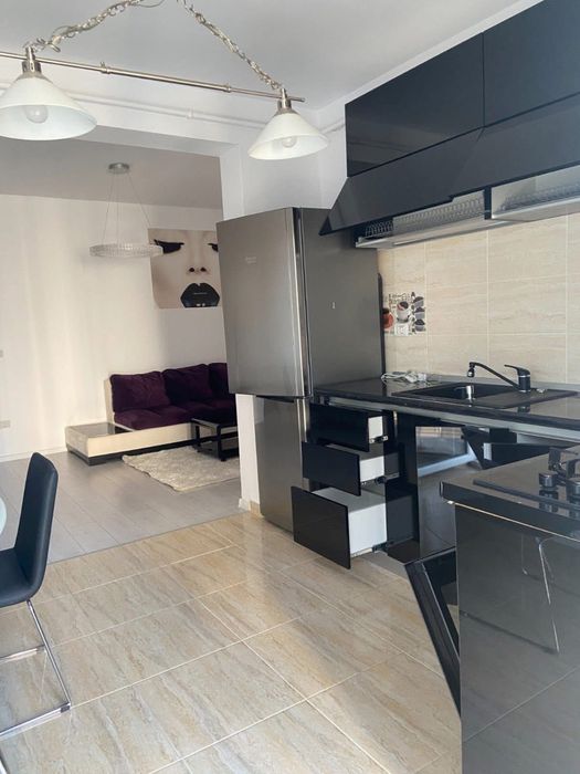 Persoana fizica inchiriez apartament