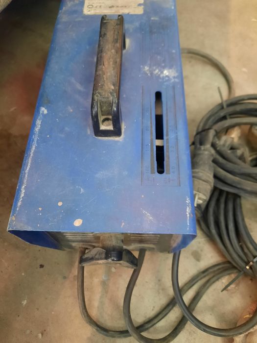 Vând aparat sudura în perfecta stare de functionare 0