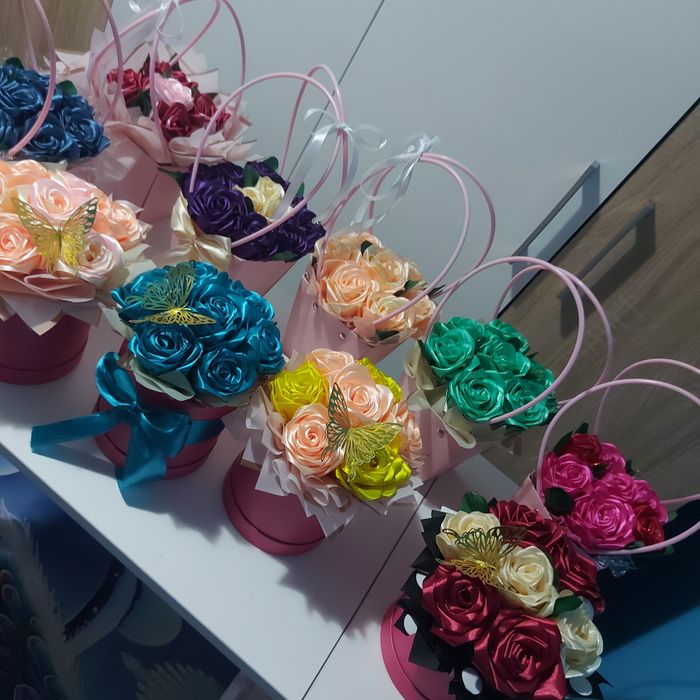 Атласные розы ручной работы