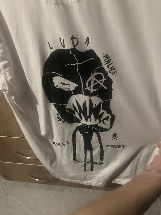 Тениска Luda много запазена!
