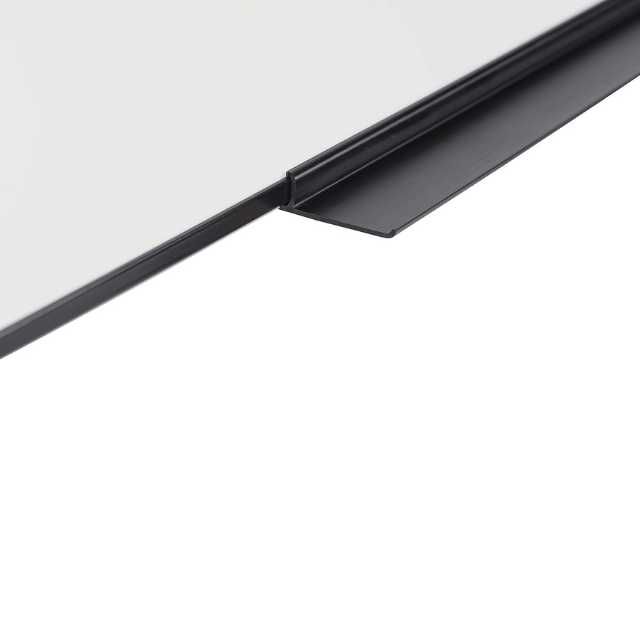 Tablă albă magnetică BoardsPlus 120×90 cm, cu ramă neagră