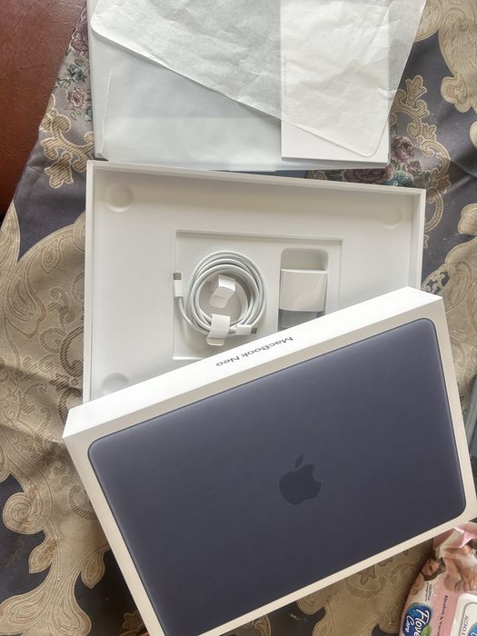Продам MacBook Neo 8/512 гб