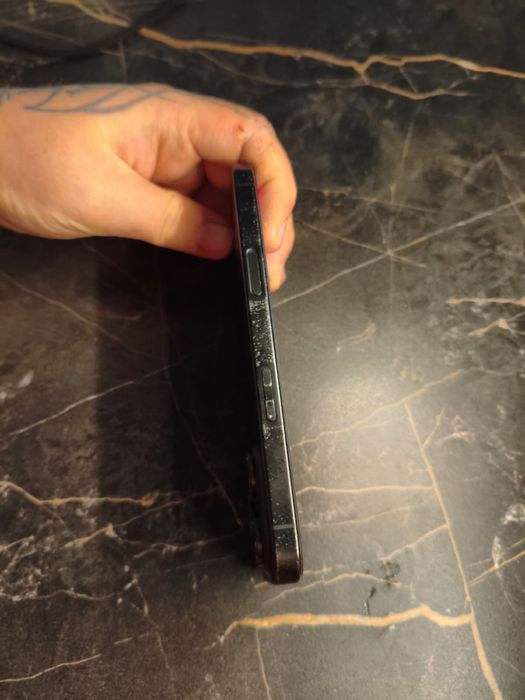 Продам Iphone 16 pro