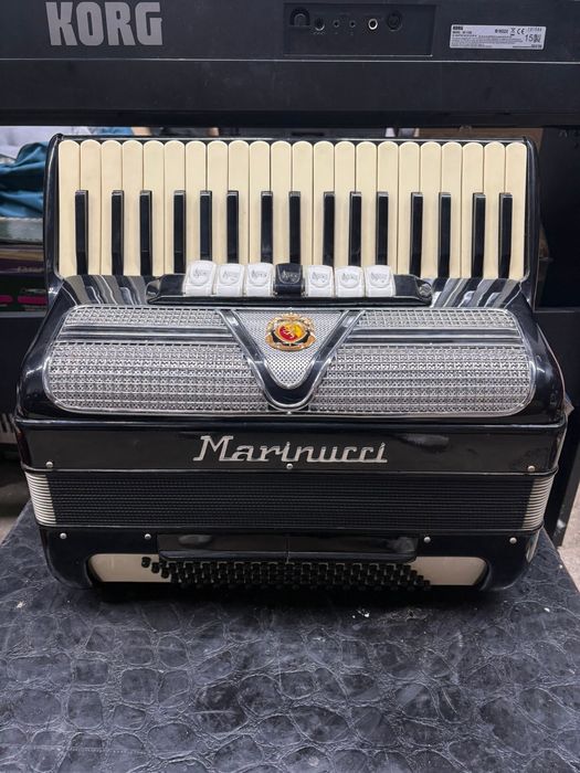 Acordeon italian Marinucci cu 80 de basi