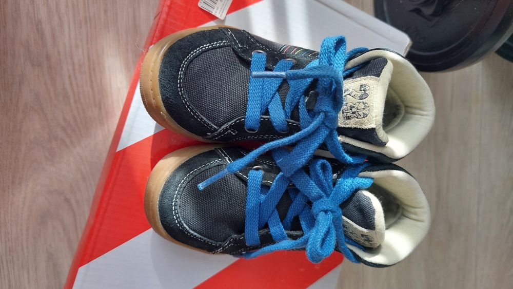 Ботинки осенние  26