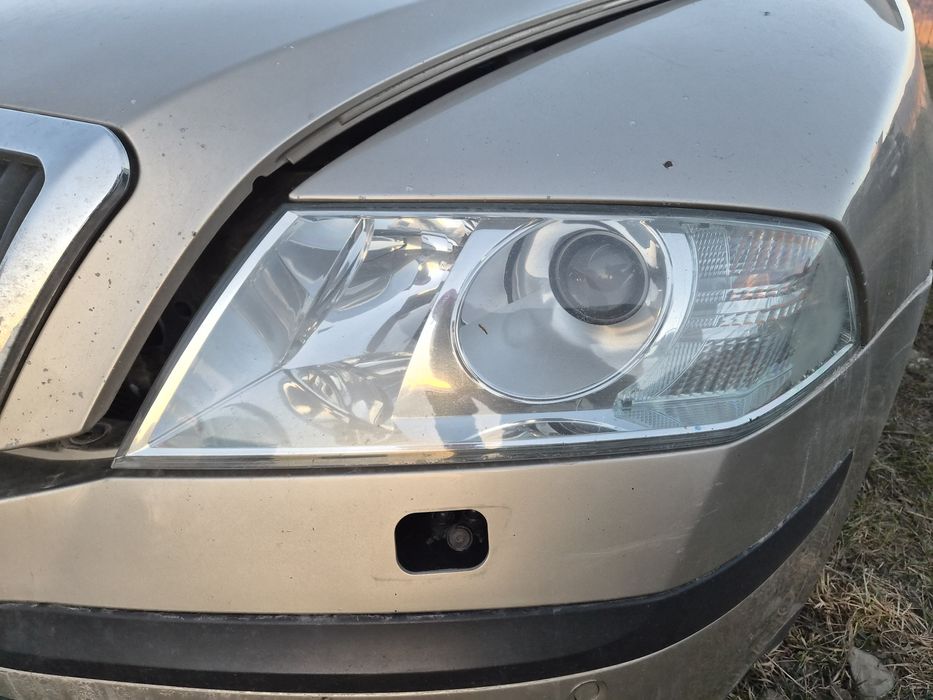 Faruri xenon Europa,  bara fata spate, capota ,cârlig Skoda Octavia  2