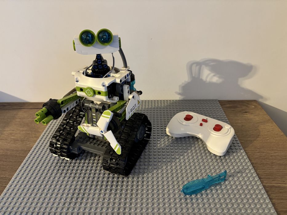 Set constructie CaDa - Robotul I BOT cu telecomanda