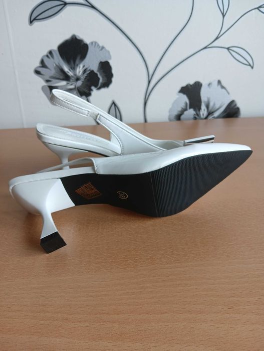 Дамски обувки на ток