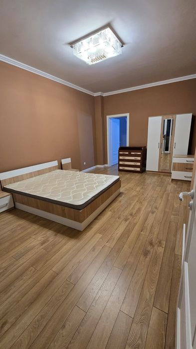 Продам спальный гарнитур двуспальный