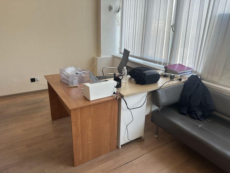 Продаю офисную мебель