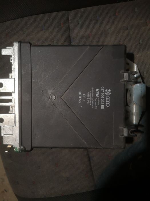 Ауди 80 В4, 2.0, ABK. ЭБУ.