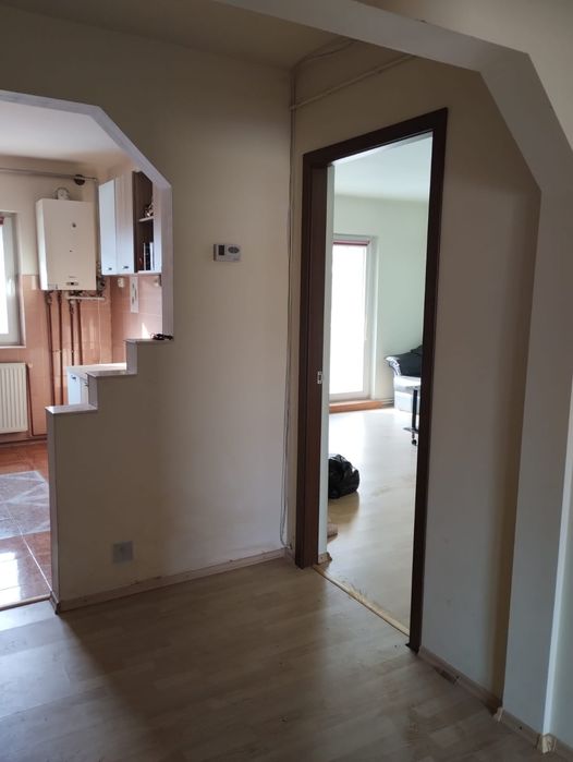 Apartament spațios cu 4 camere și 2 bai etaj 1