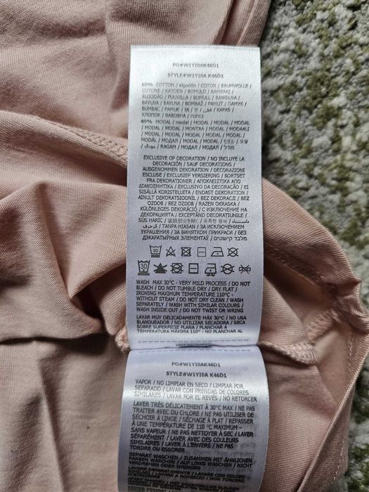 Tricou Guess roz, marimea L pentru femei.